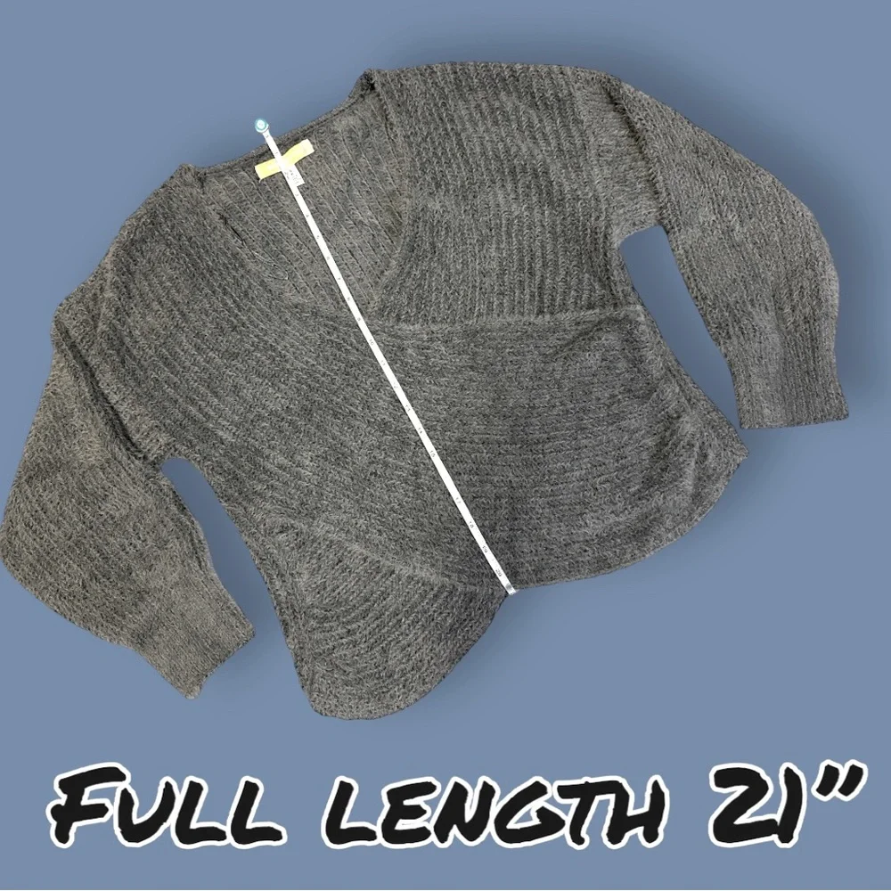 ⭐️HP!⭐️ EUC Urban Outfitters Cross Body Fuzzy Ribbed Sweater in Grey. Size Small - Picture 7 of 13